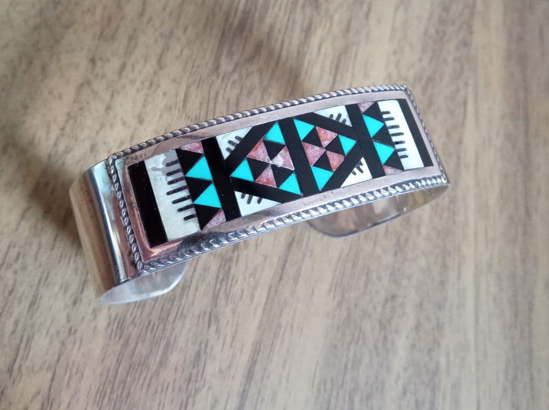 ズニ族 インディアンジュエリー