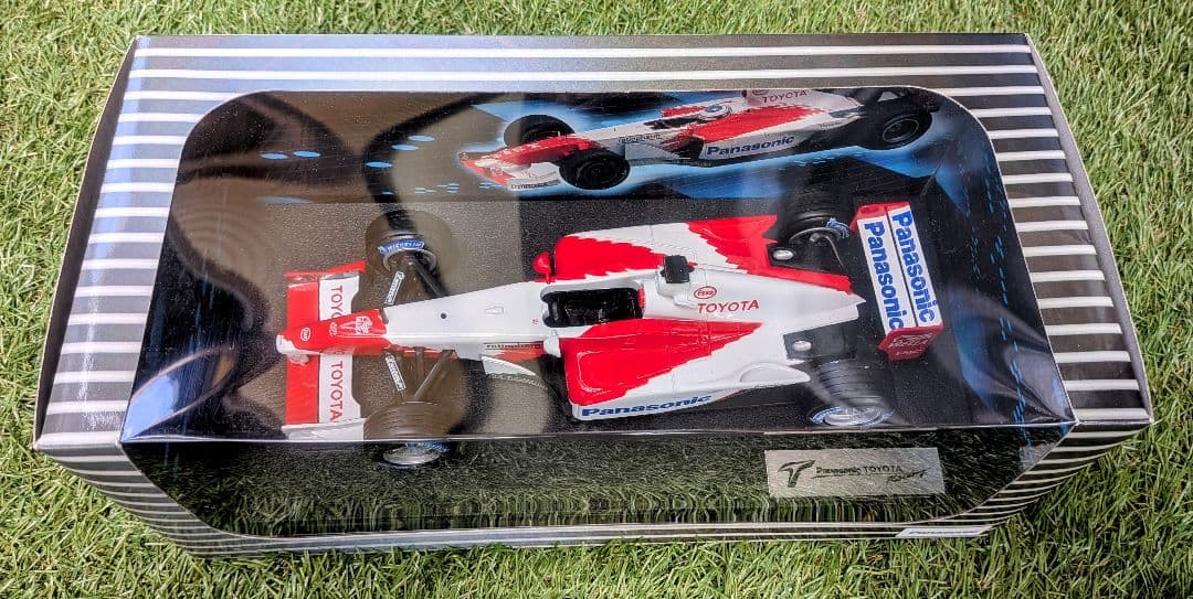 F1 パナソニックトヨタレーシング 1/18スケール（フィギュア）