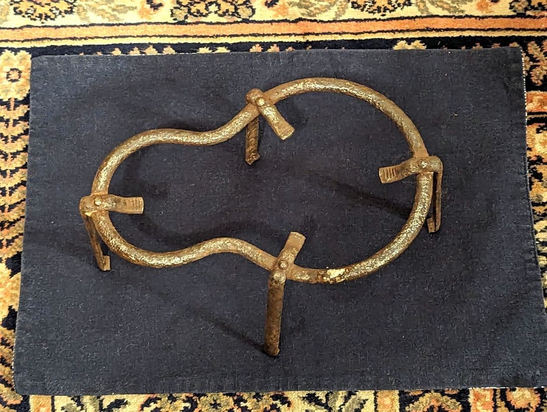 天然木切抜瓢箪形火鉢　瓢箪形五徳付き　　　民芸家具　時代家具　古民具　囲炉裏