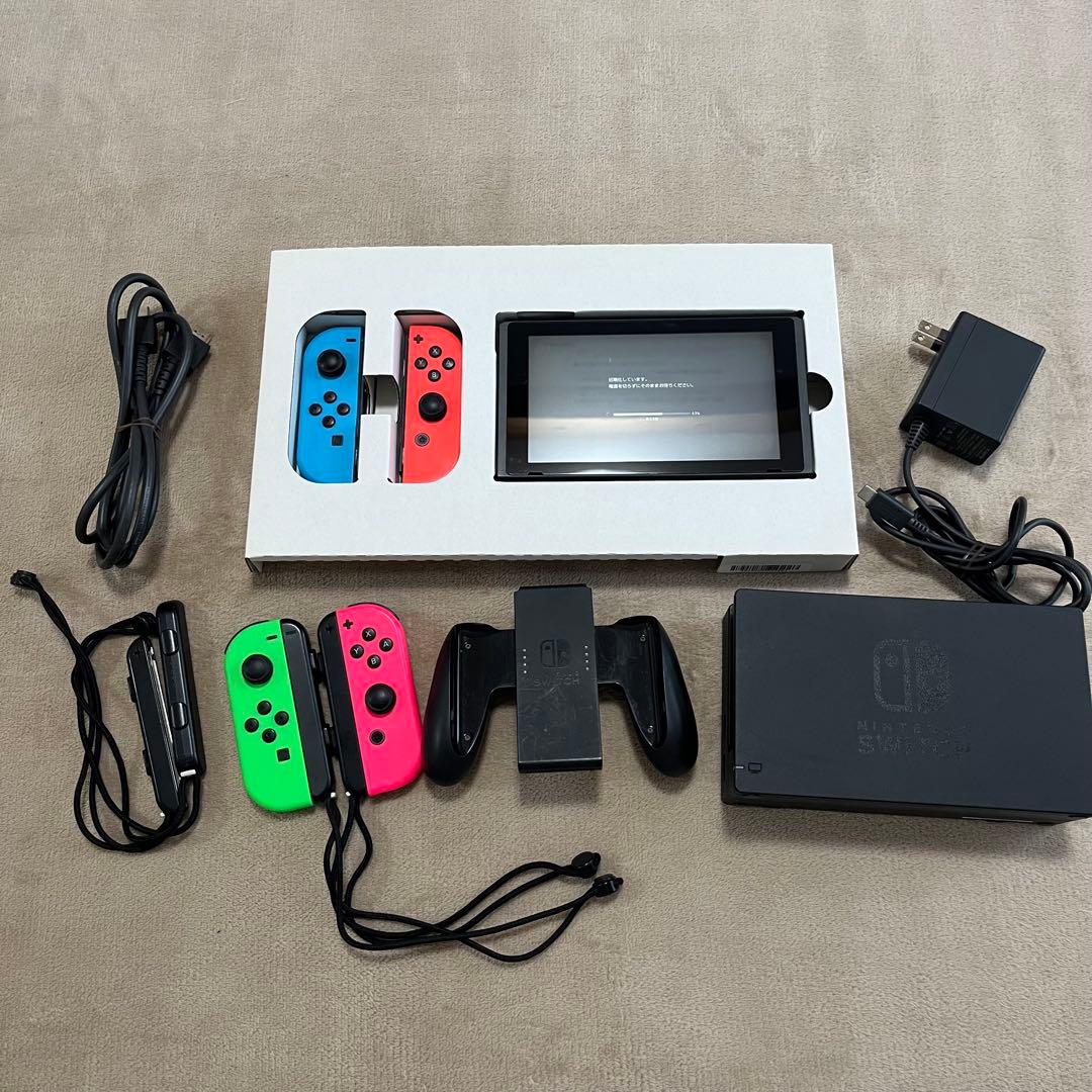 ニンテンドー　Switch本体　ケース付き　箱付き