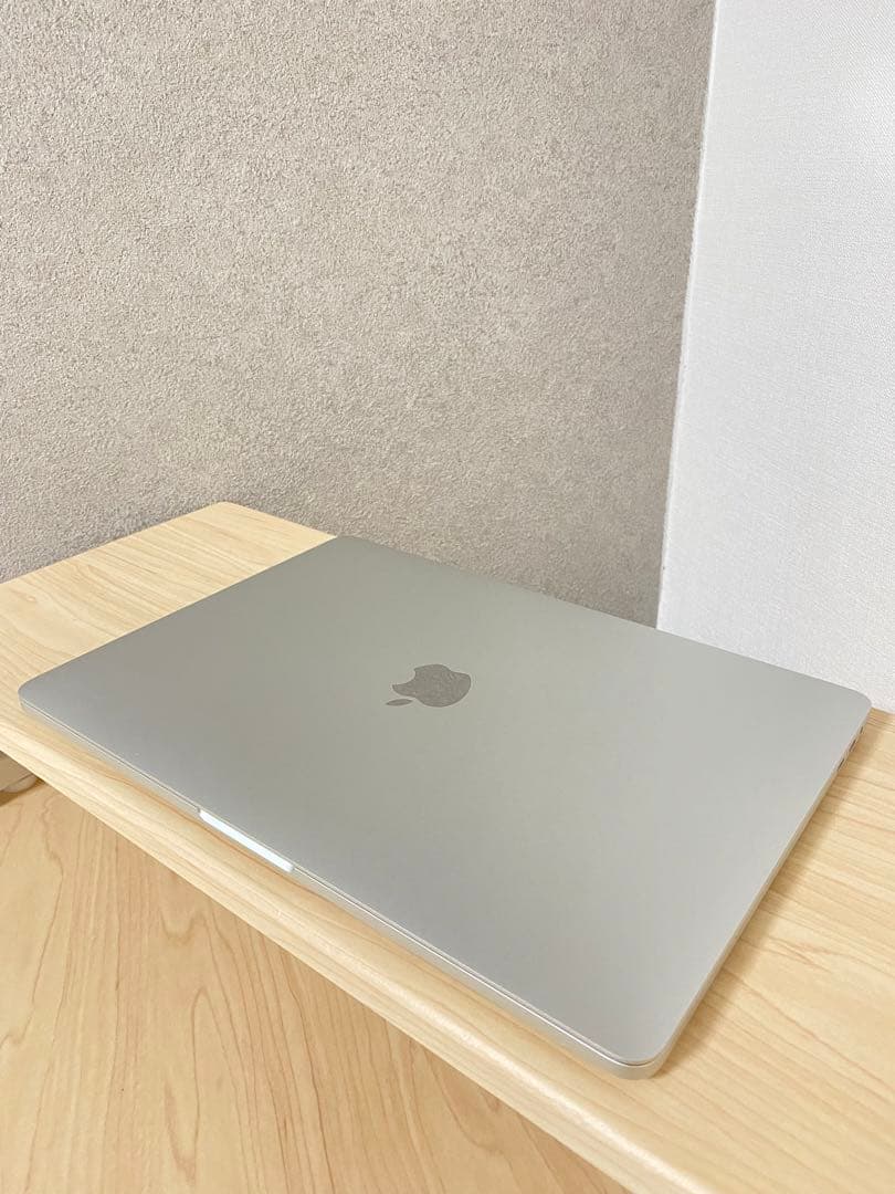 専用 MacBook Pro 16GB 指紋認証、タッチパネル／Office