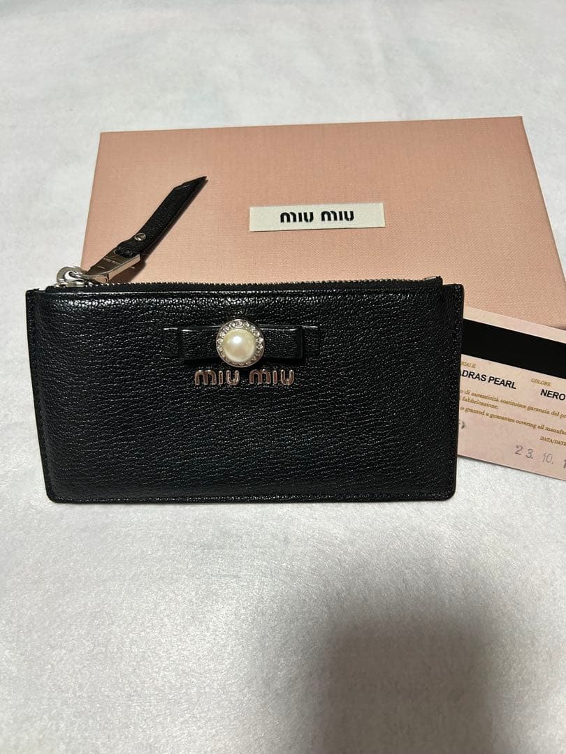 MIUMIUカードケース マルチケース ケース マドラスパール 黒