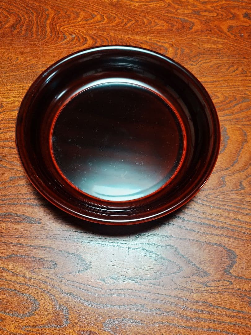 赤漆　盛器　丸型