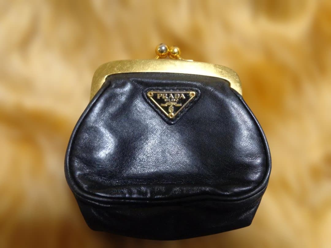 PRADA ブラック レザー がま口 ケース