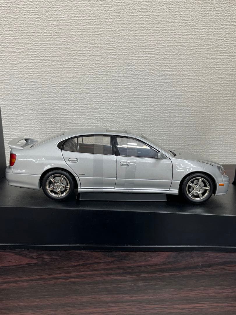 オートアート1/18トヨタ アリスト シルバー