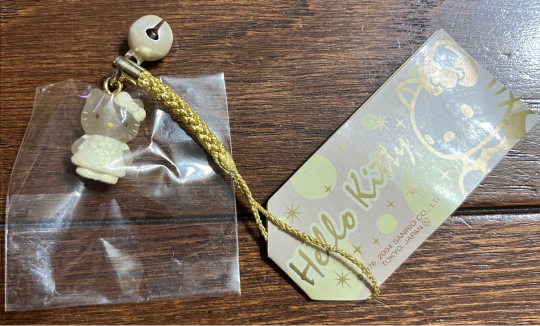 激レア　キティ　ラメ入りホワイトドレス　ストラップ　根付