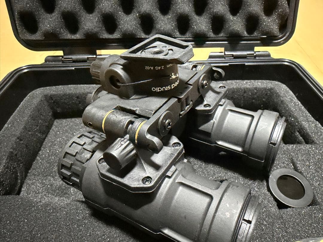 PVS-31 T6-005 デジタルナイトビジョン ハードケース付き