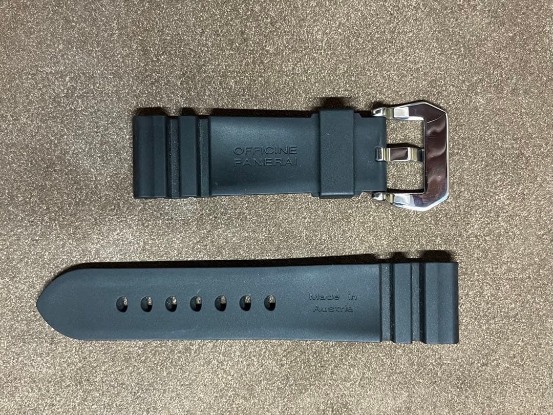 オフィチーネ パネライ ラバーベルト ブラック