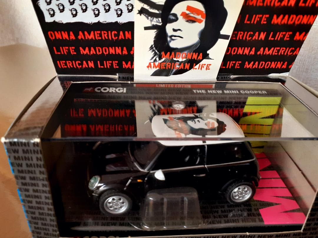 マドンナ　 American Life 　Corgi製　Mini Cooper