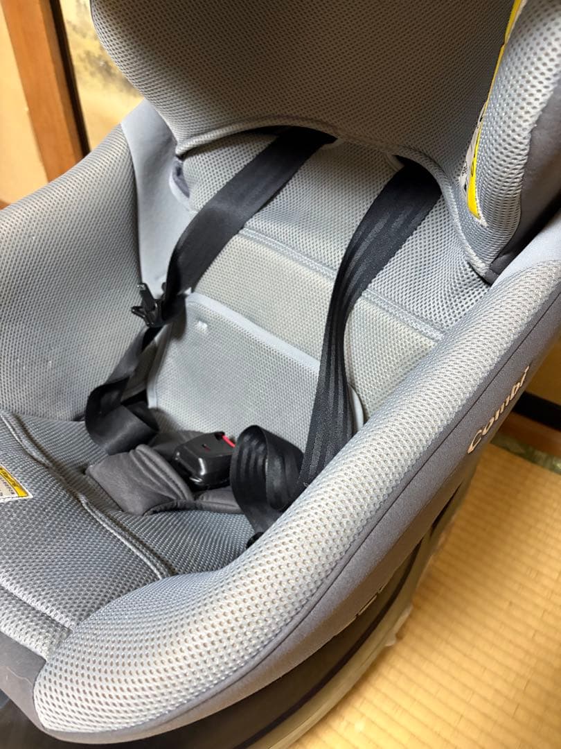 Combi 車用チャイルドシート グレー 日よけ付き