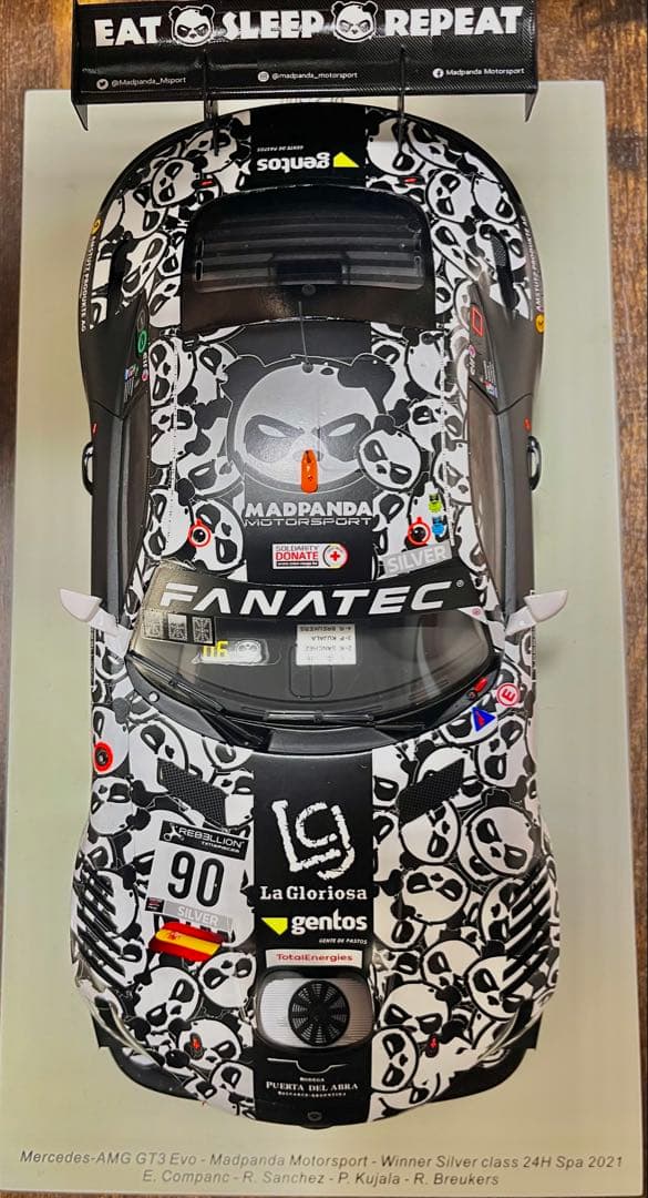 スパーク　ミニカー　1/18 スパーク　メルセデスAMG GT3 マッドパンダ