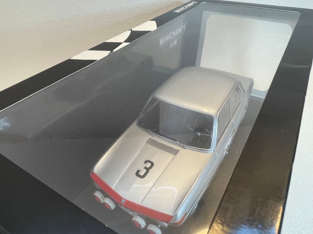 ミニチャンプス社製 1/18 BMW 1800 TiSA