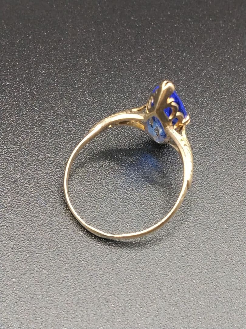 ​【昭和レトロ】K18 ブルー合成石 彫金 透かし ヴィンテージリング 指輪