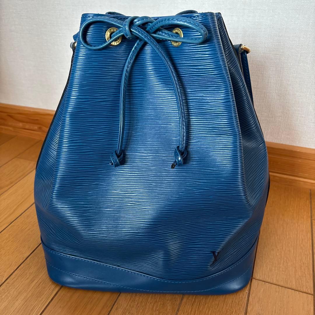 ルイヴィトン エピ ノエ ショルダーバッグ ブルー