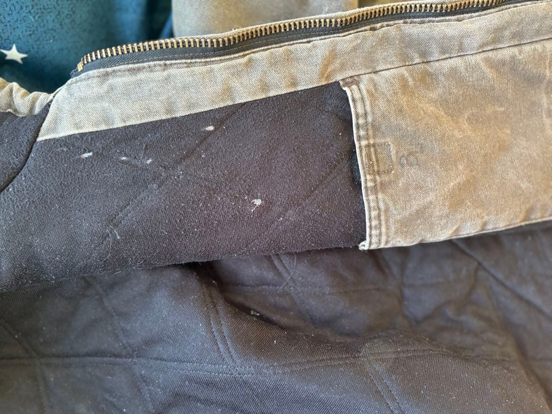 Carhartt アクティブジャケット　トルコ