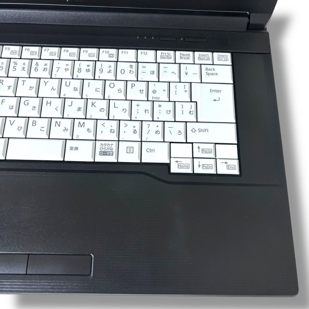 富士通 A579/B 第8世代 i3 メモリ8GB SSD512GB