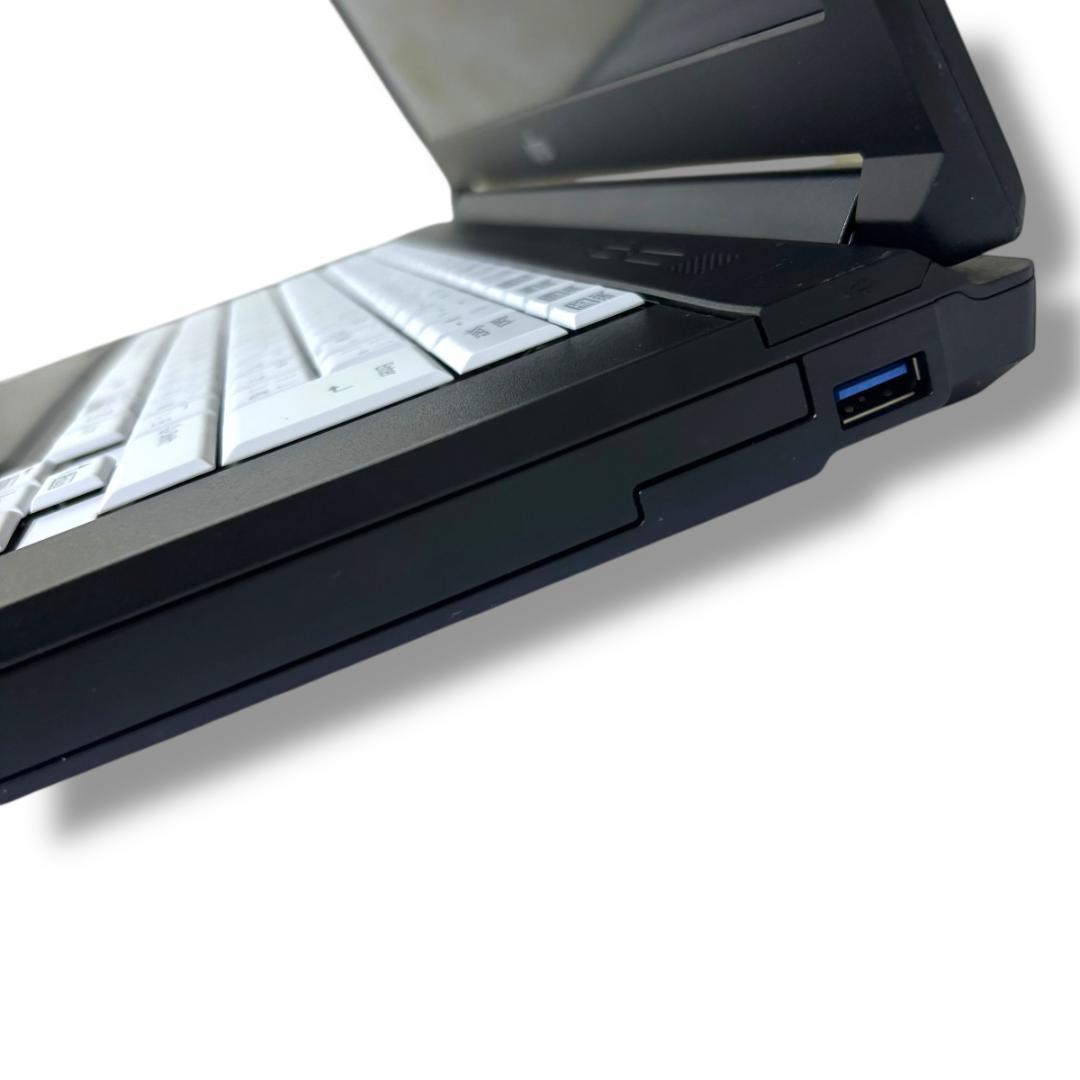 富士通 A579/B 第8世代 i3 メモリ8GB SSD512GB