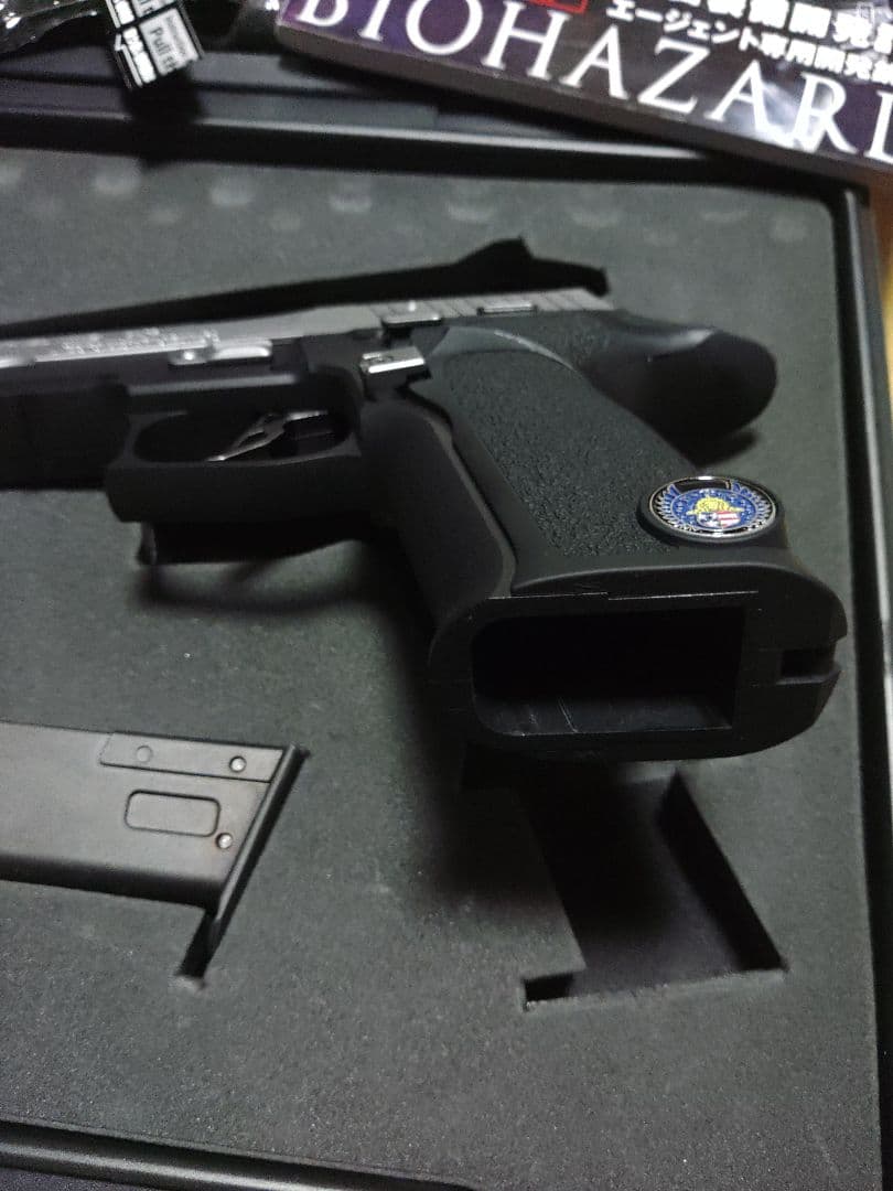 東京マルイ　センチネル ナイン　レオンモデル　バイオハザード　特集雑誌付き