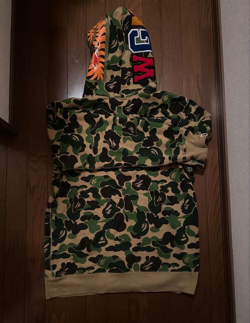 【大西洋】A BATHING APE シャークパーカー