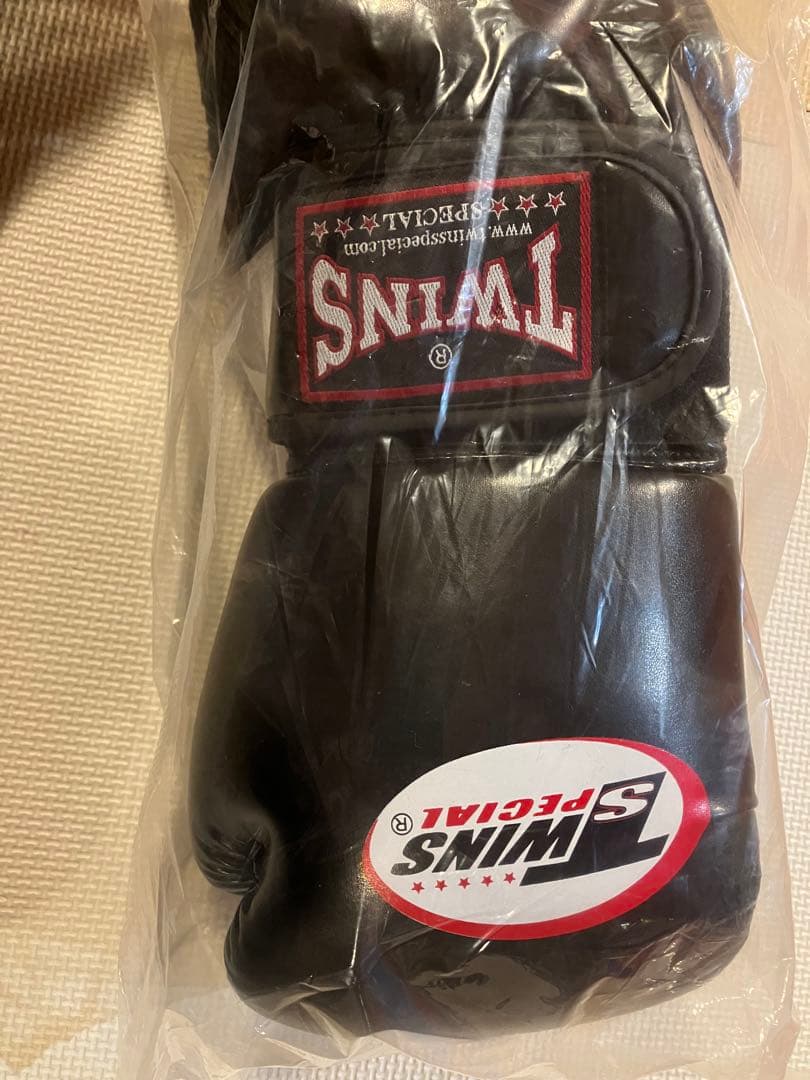 新品 Twins ボクシンググローブ 14oz