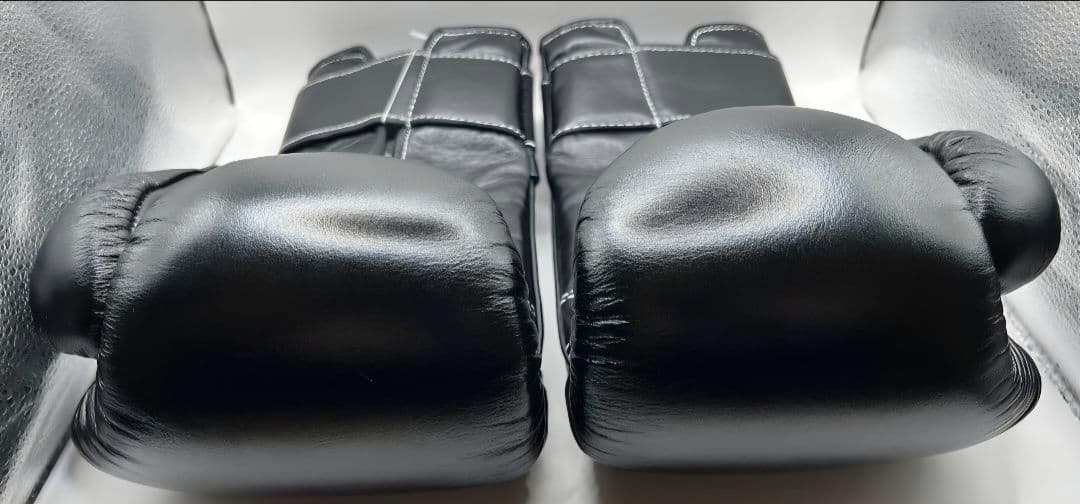 Winning グローブ 10オンス ブラック