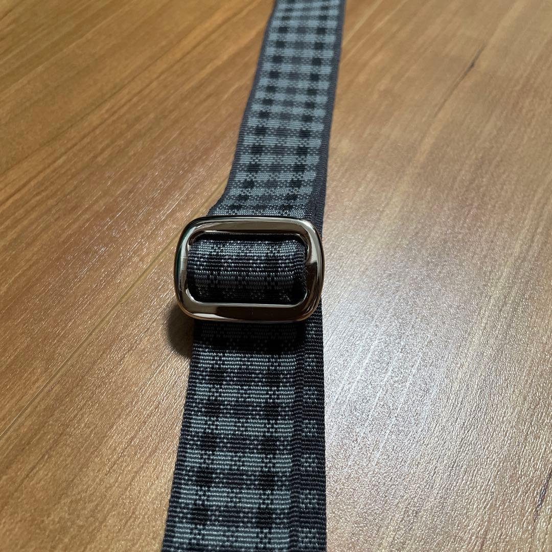 ファミリア　ショルダーストラップ　黒系ファミリアチェック