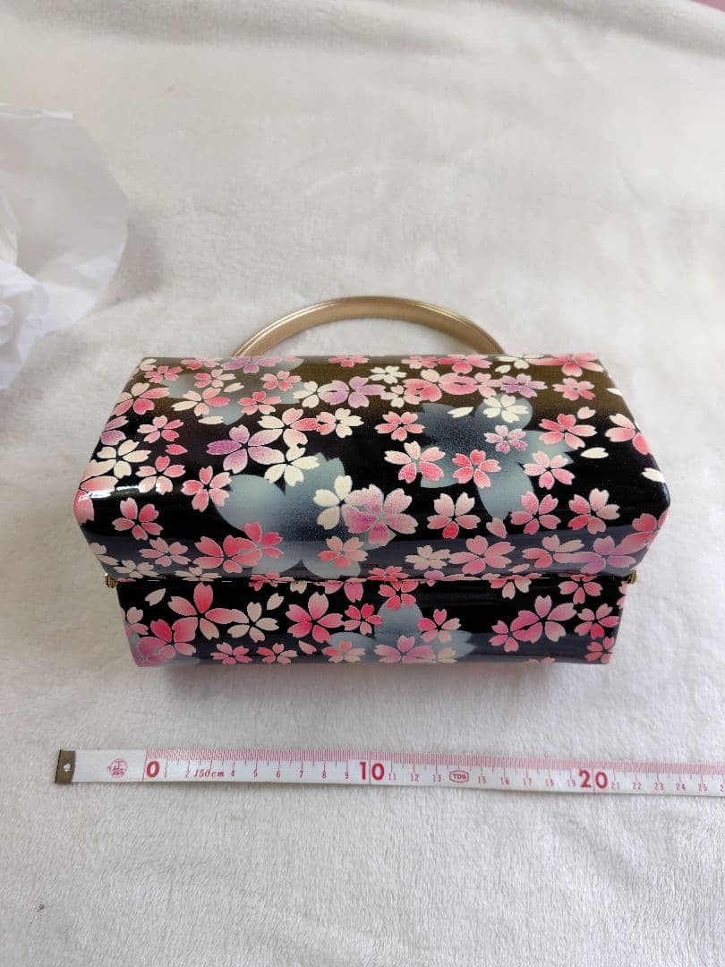 【新品未使用品】和装用バッグと草履セット（フリーサイズ）