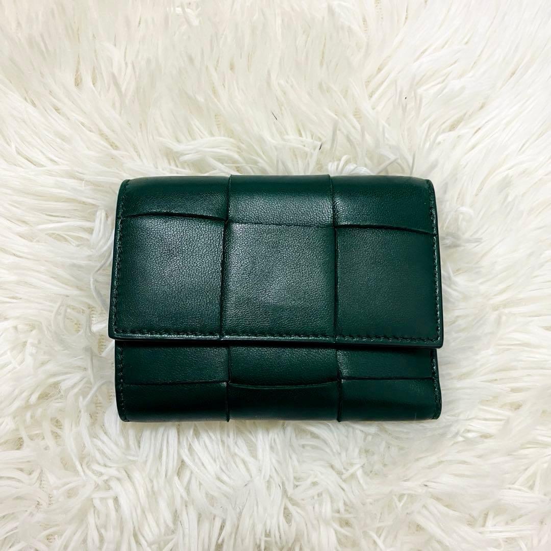 極美✨付属完備✨ボッテガヴェネタ 三つ折り財布 カセット レザー グリーン