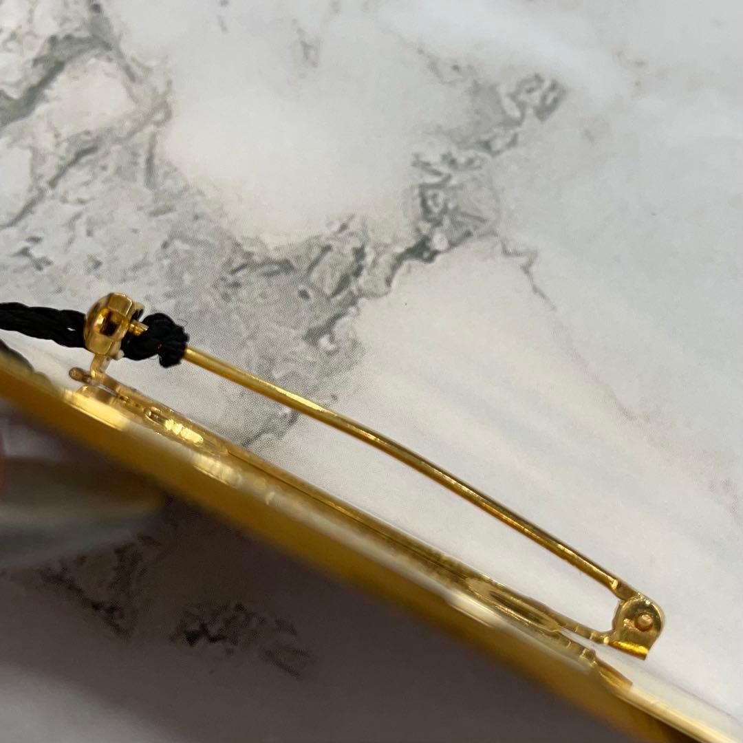 シャネル ヴィンテージ ブローチ ロゴプレート　ゴールドカラー