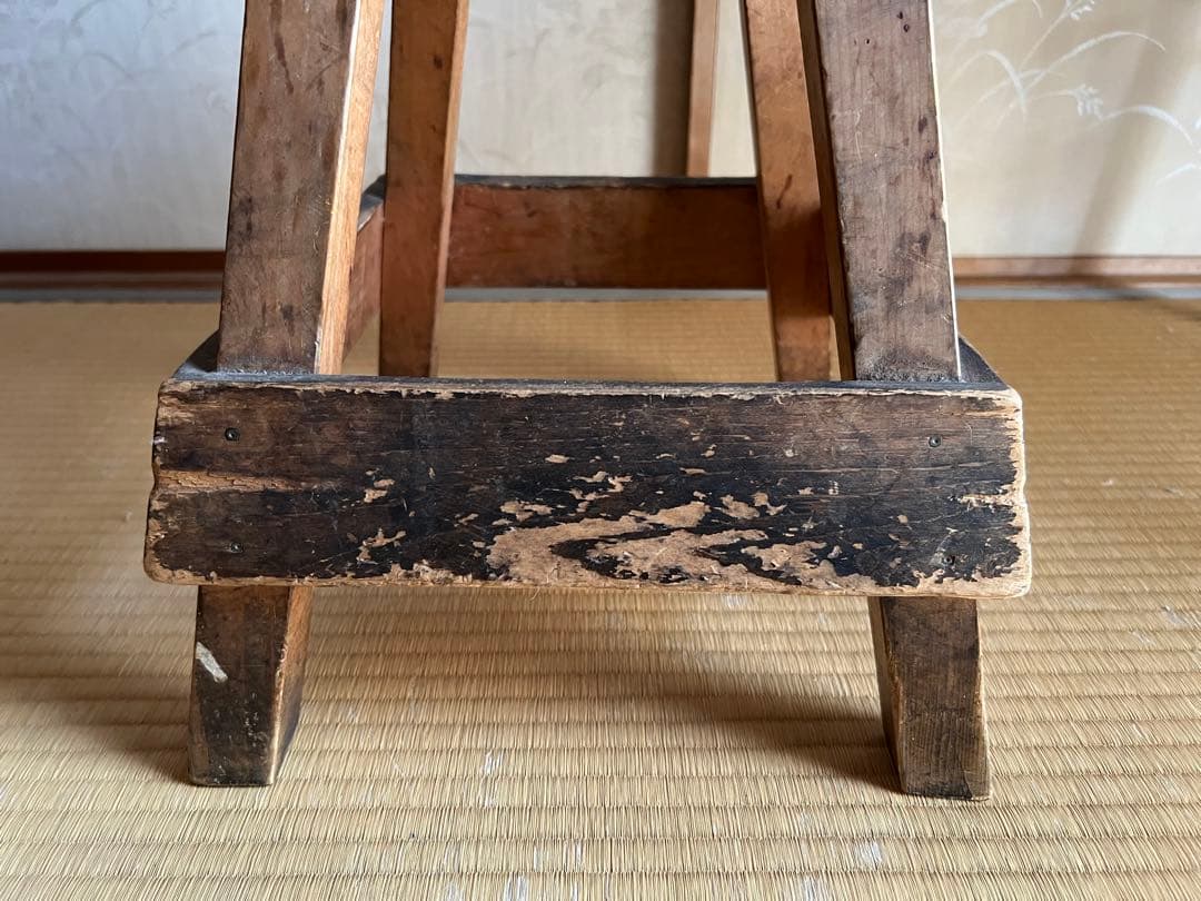 アンティークチェア　無垢材　木製　昭和レトロな学校の椅子　スツール　花台