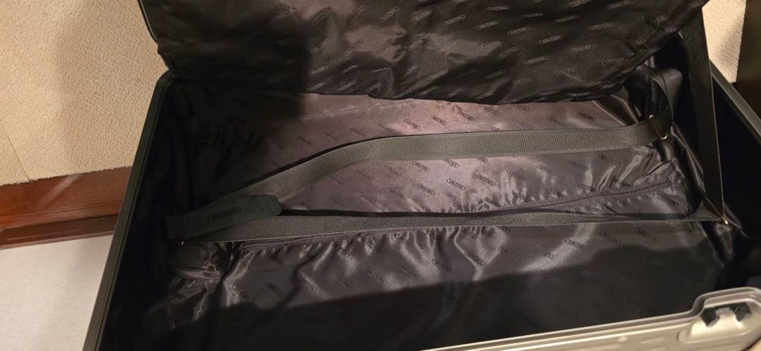 【美品】RIMOWAトパーズチタニウム64L クラシックチェックインM