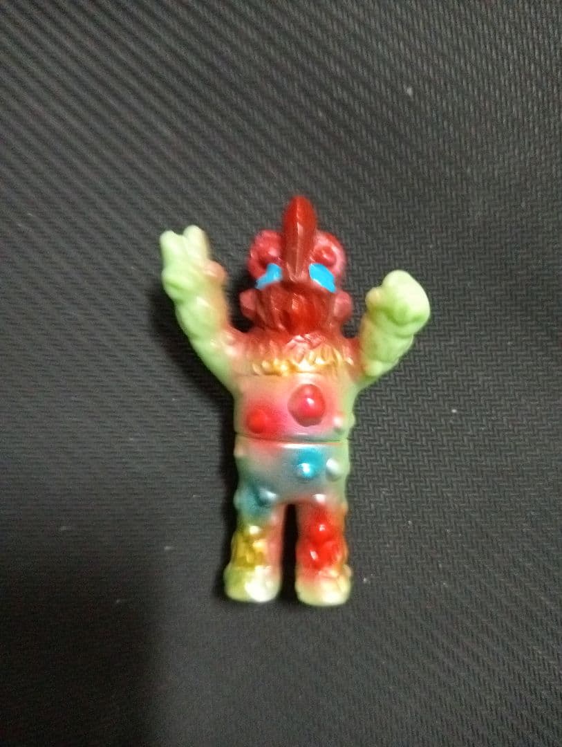 ぶたのはな ナックル星人 怪獣 ソフビ sofvi 　じゃんけんバトル