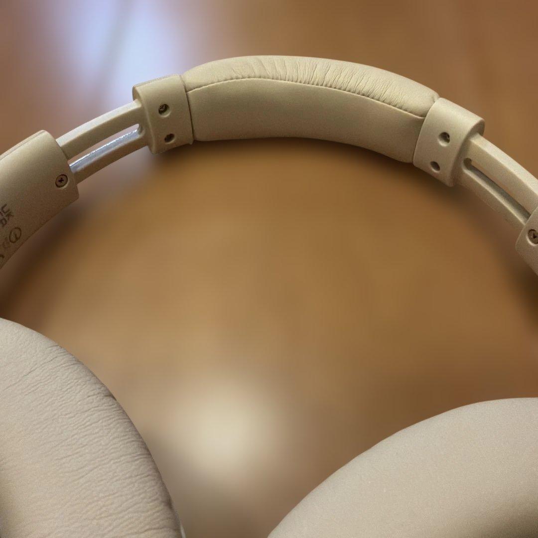 ホワイト ワイヤレスヘッドホン