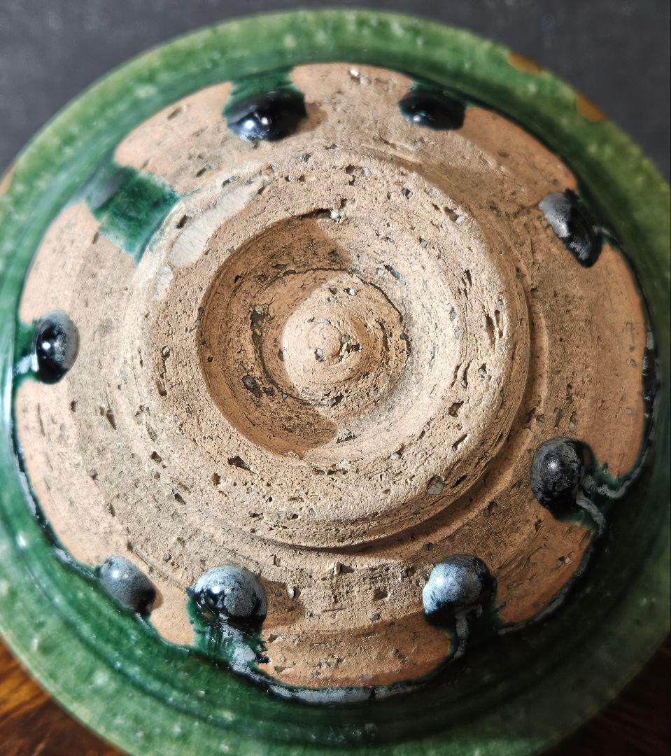 中国古美術　中国古陶磁器　古玩　漢時代　漢緑釉　兜形鉢【抜群の銀化の景色❗