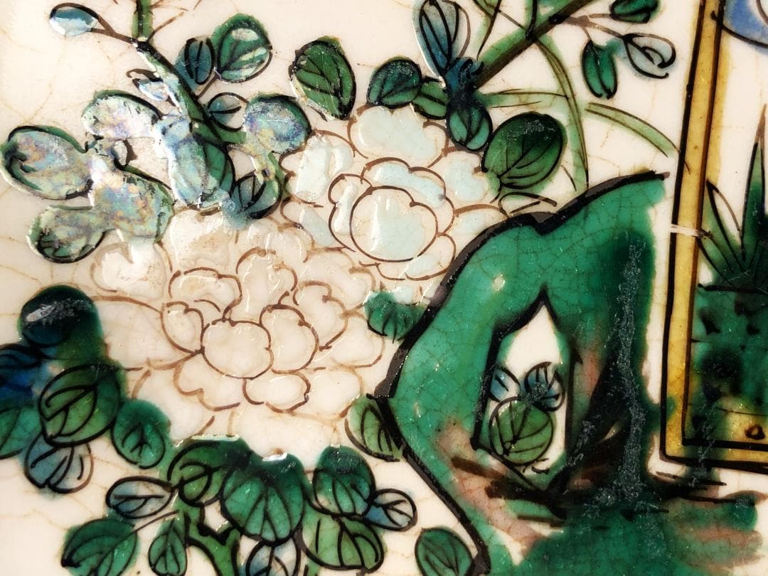 【 古九谷色絵木瓜型中皿 】　岩牡丹・鯉魚・雲文　折鶴若松図　角福印　江戸時代