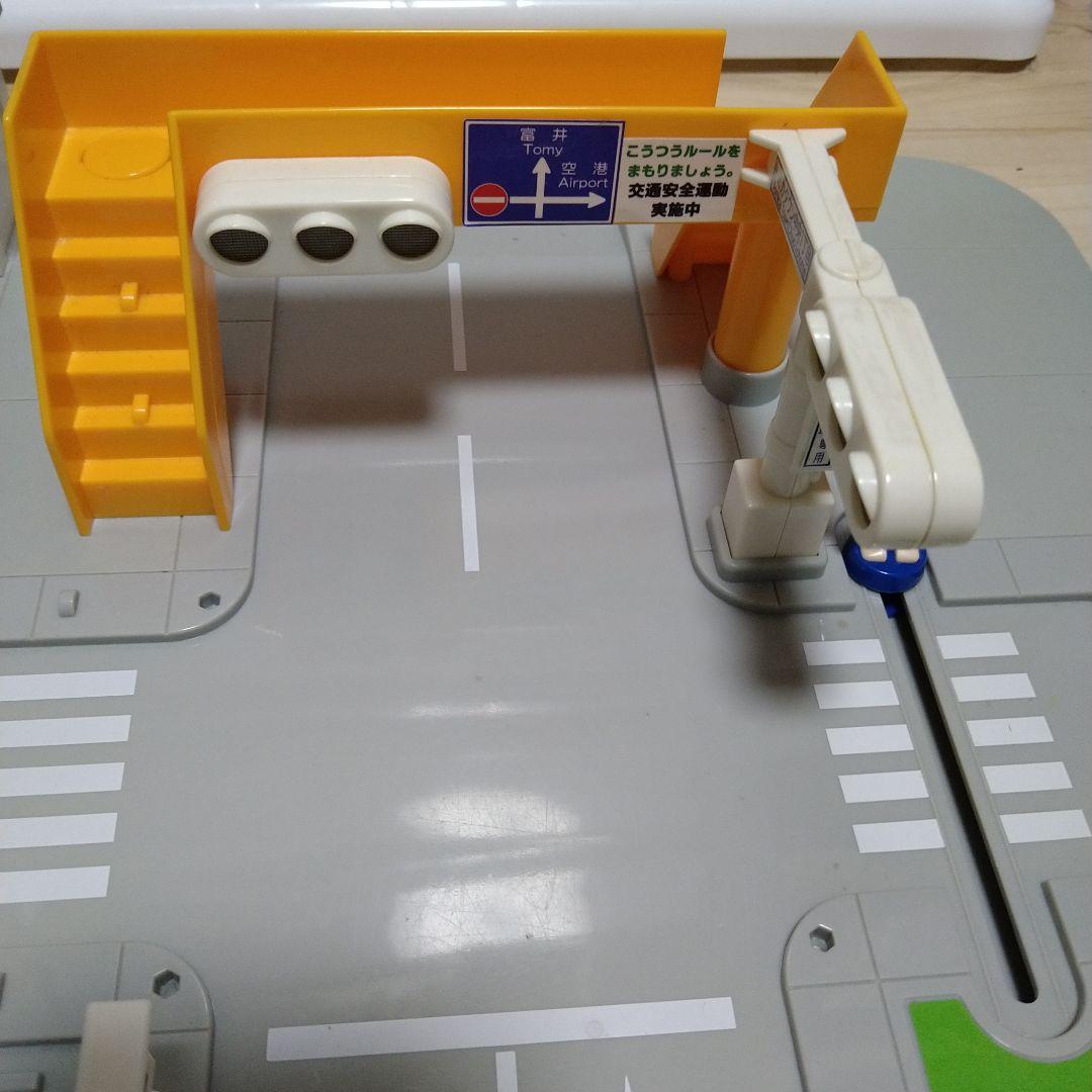 トミカ　ソーラータウン　おおきな交差点　プラキッズ　セット