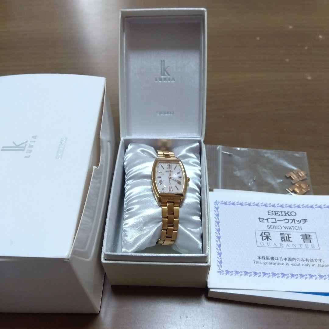 [セイコールキア] 腕時計ソーラー電波　ダイヤ入り文字盤ゴールド　トノー型