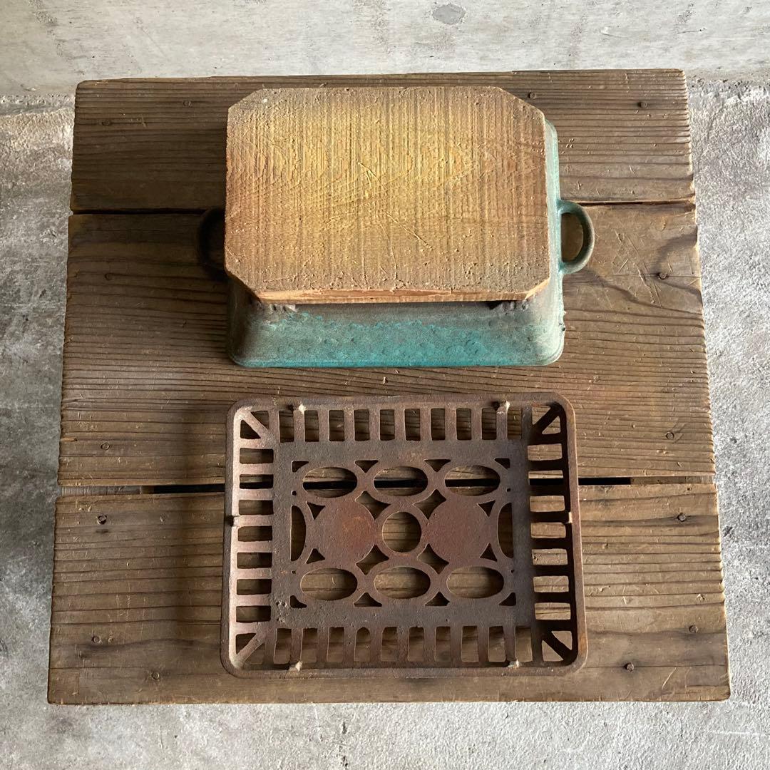 古い火鉢 手炙り 行火 暖房 香炉 蚊取り線香入れ 鉄製 木製台 骨董 レトロ