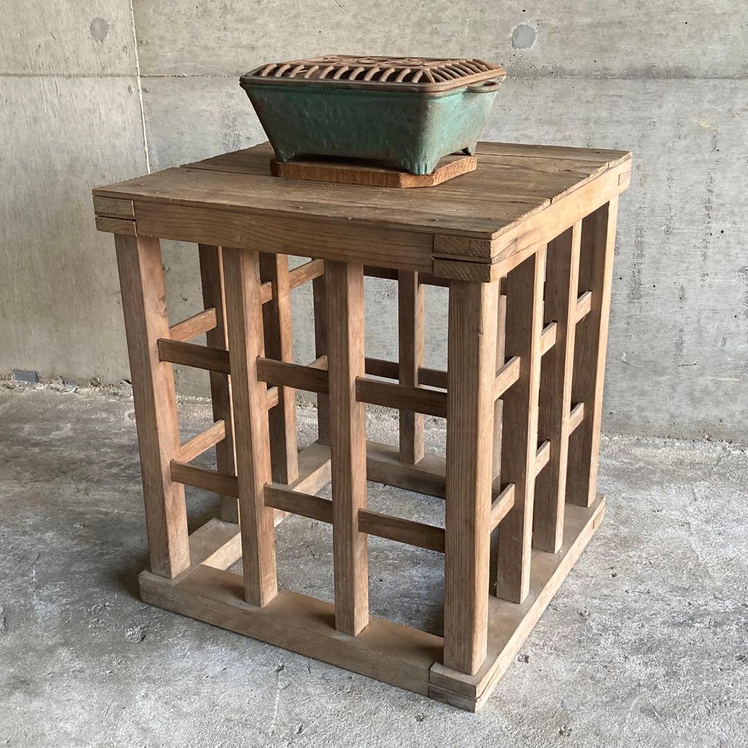 古い火鉢 手炙り 行火 暖房 香炉 蚊取り線香入れ 鉄製 木製台 骨董 レトロ