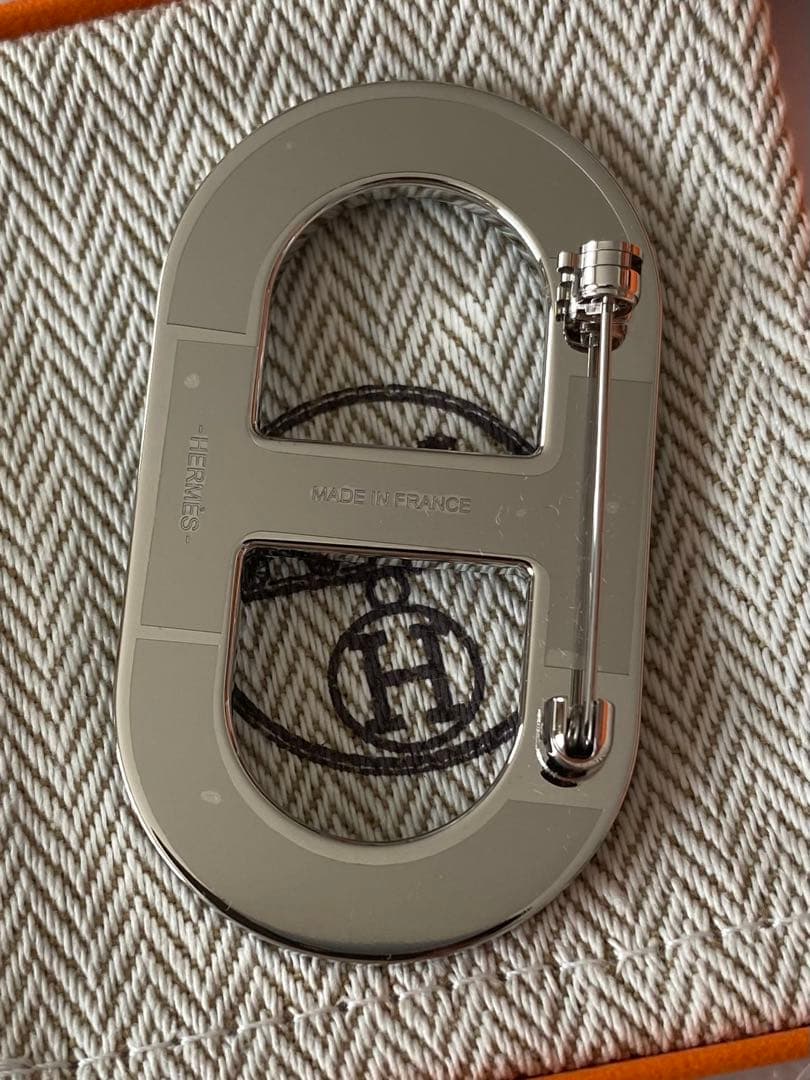 エルメス　ブローチ　シェーヌダンクル　黒　シルバー　エプソン　バッチ　新品本物