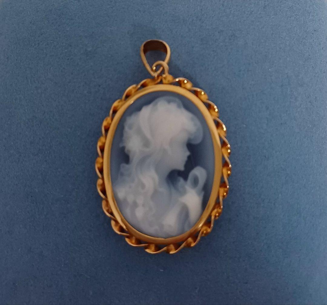 ブルーカメオ　ペンダントトップ　バチカン枠GOLD [最終お値下げです]