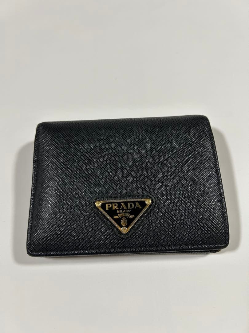 プラダ 2つ折り財布 レザー 三角ロゴ ブラック 美品　1MV204