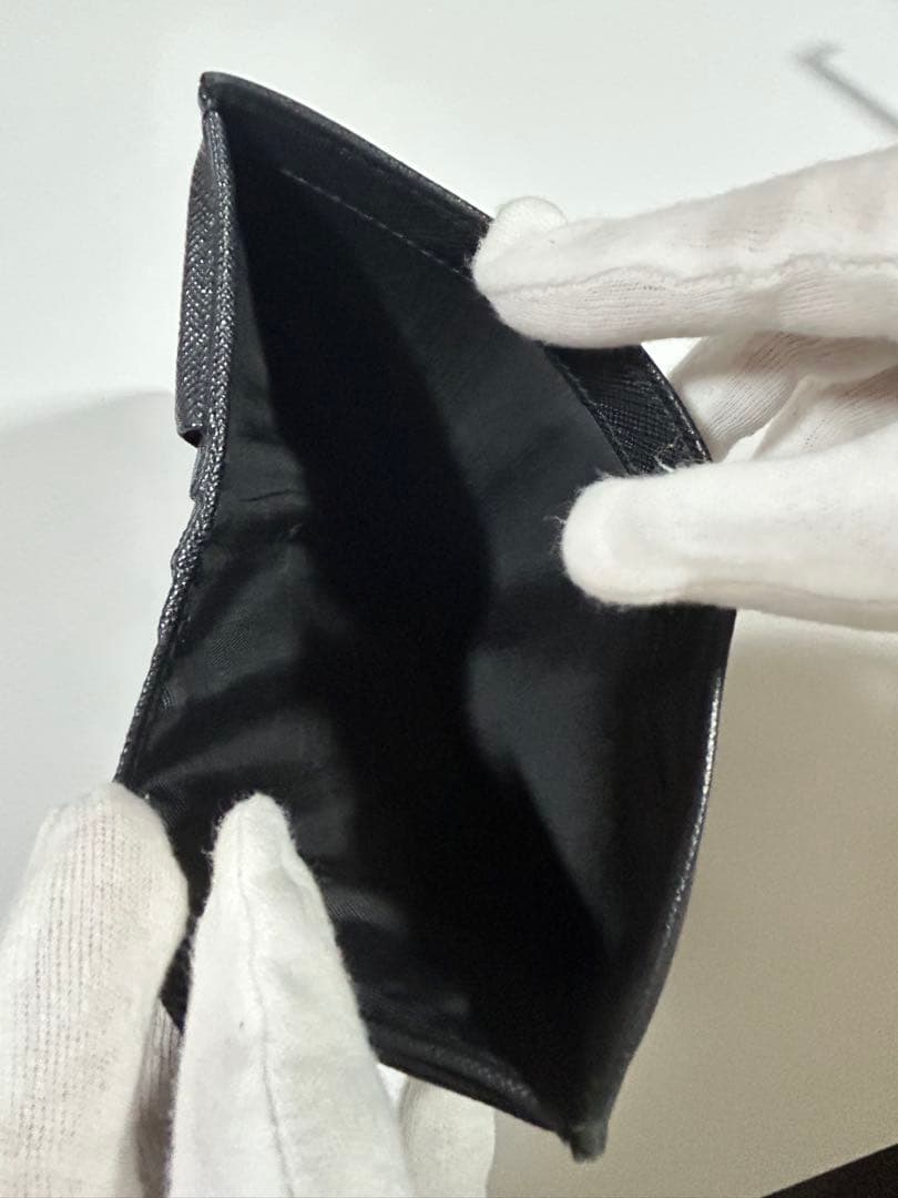 プラダ 2つ折り財布 レザー 三角ロゴ ブラック 美品　1MV204