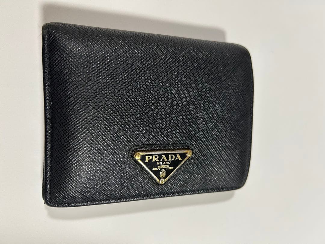 プラダ 2つ折り財布 レザー 三角ロゴ ブラック 美品　1MV204