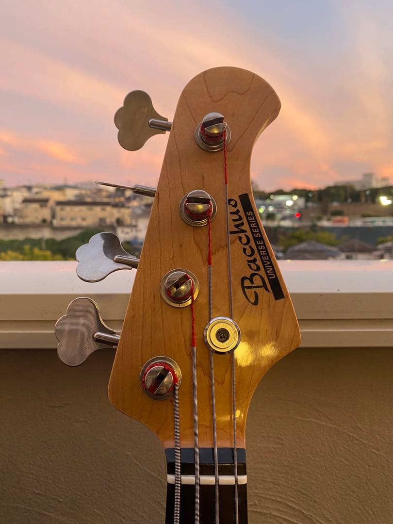 Bacchus BJB-300R(バッカス ジャズベースタイプ)