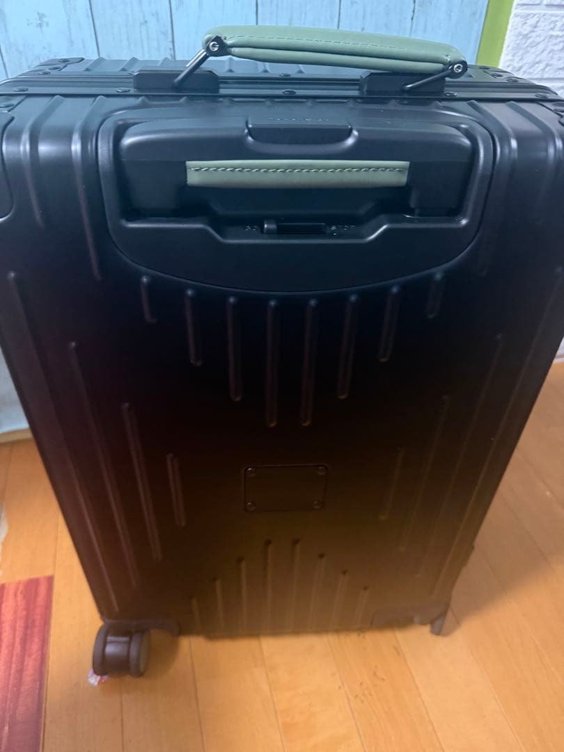 イノベーター　アルミ　ブラック　限定　36L 機内持ち込み可　キャリーケース