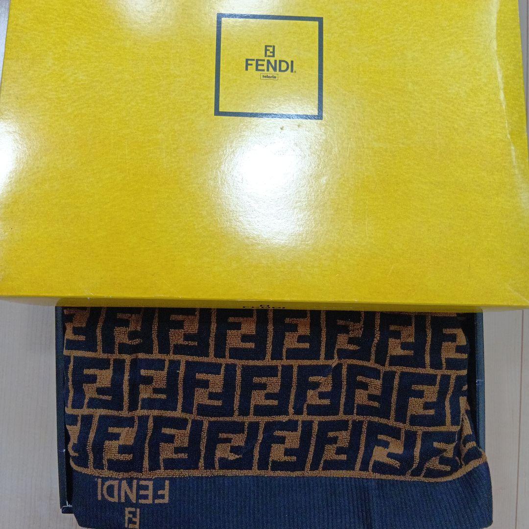ポ*マ様 フェンディ　タオルケット