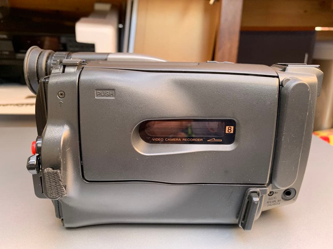 ☆SONYの液晶8ミリビデオカメラ・CCD-TRV20