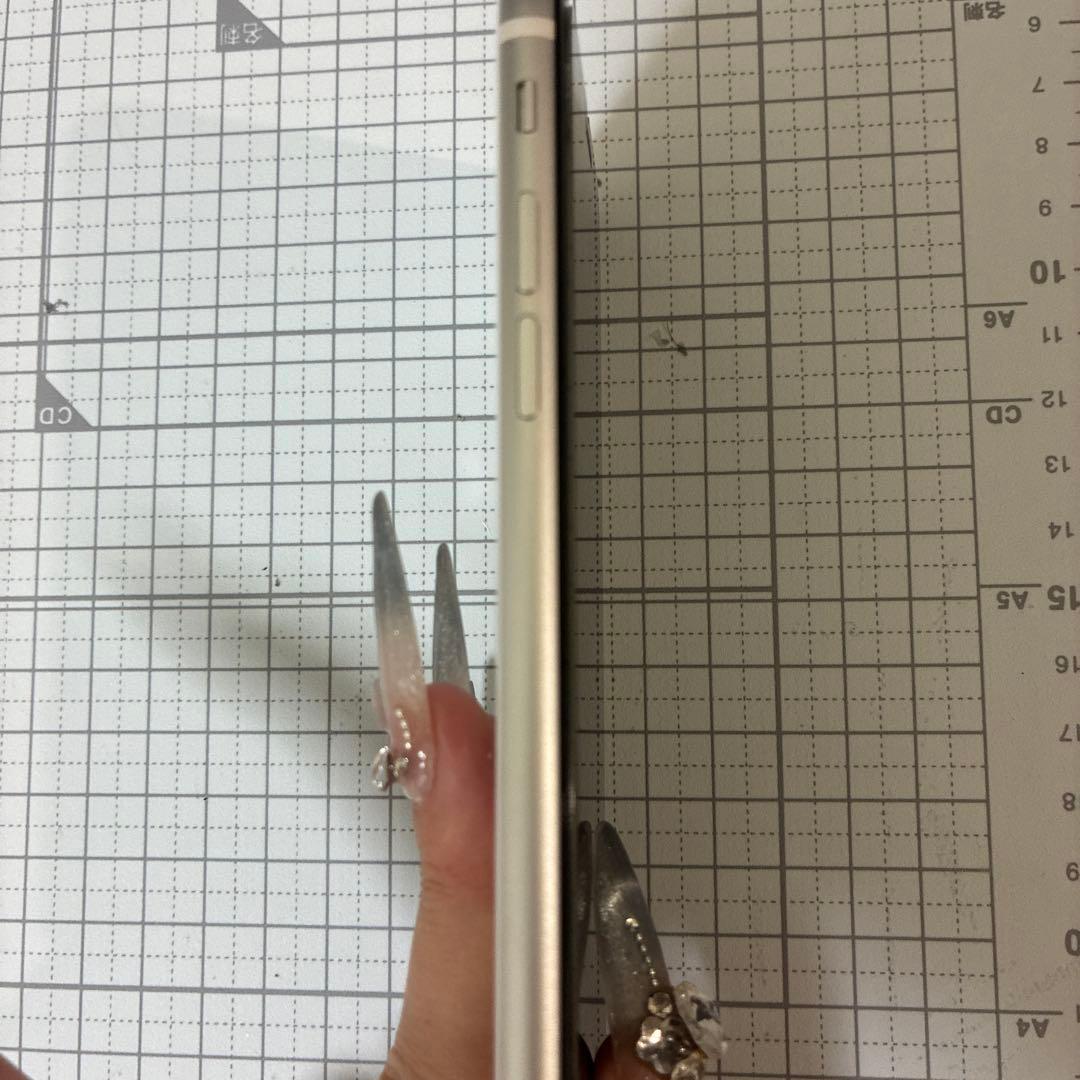 美品✨Apple iPhonese2ほぼ未使用‼️