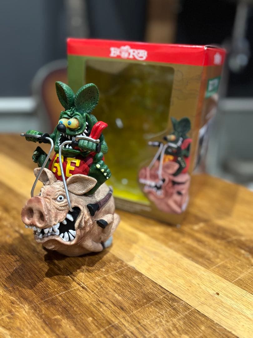 ラットフィンク フィギュア 豚乗り